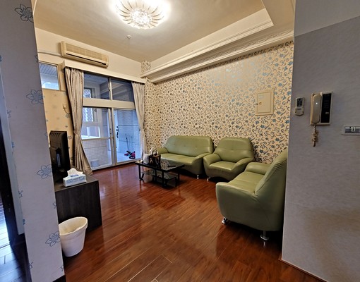 南區工學路三房裝潢附家俱電@雙平面車位@含管理費(可租補) - Image 2