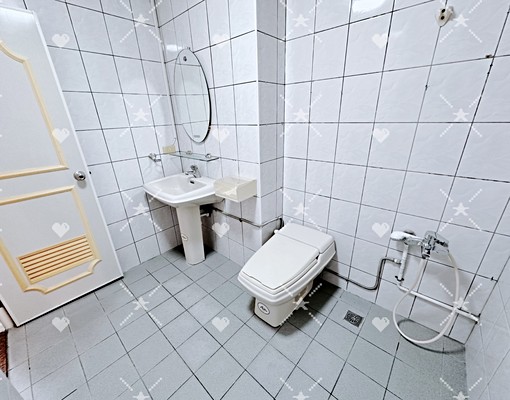 蝦皮樓上,一房一廳全新裝潢系統櫃多,可租補 - Image 14