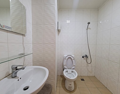 南區工學路三房裝潢附家俱電@雙平面車位@含管理費(可租補) - Image 9