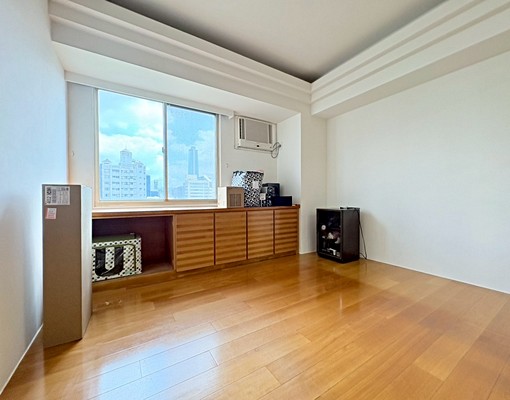 西區高視野裝潢大坪數美宅(樓中樓) - Image 11