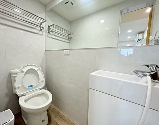 西區高視野裝潢大坪數美宅(樓中樓) - Image 9