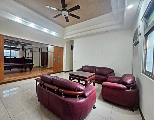 公安路大透天出租#后里租屋 - Image 1