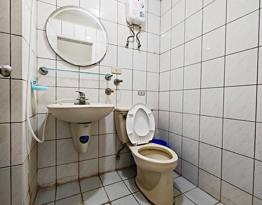 中國附醫🍎永興商圈✅️電1度約3元✅️機車位✅️陽台獨洗 - Image 9