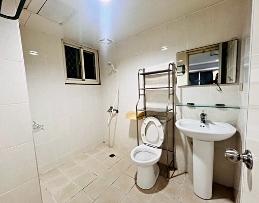 三民高中/陽台獨洗曬/管理員包裹垃圾代收/衛浴開窗/近捷機能 - Image 4