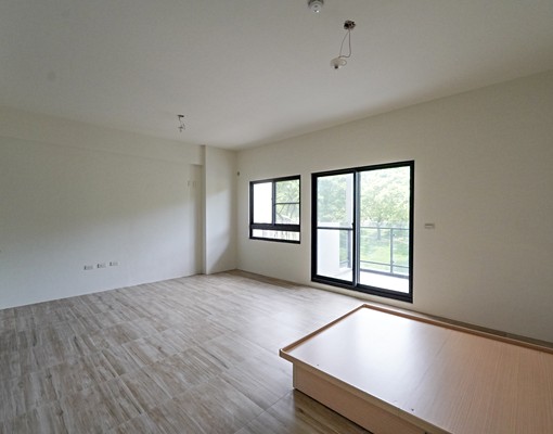 仁武大灣國中旁面寬併排雙車庫透天 - Image 8