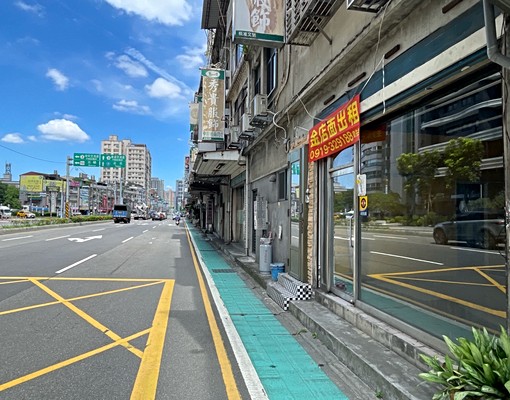 挑高渡假小木屋.夕陽餘暉.都會中心 - Image 15