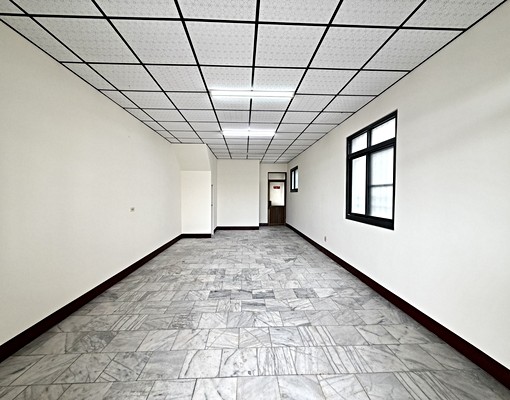 🈵新營區大坪數透天店住🈵 - Image 2