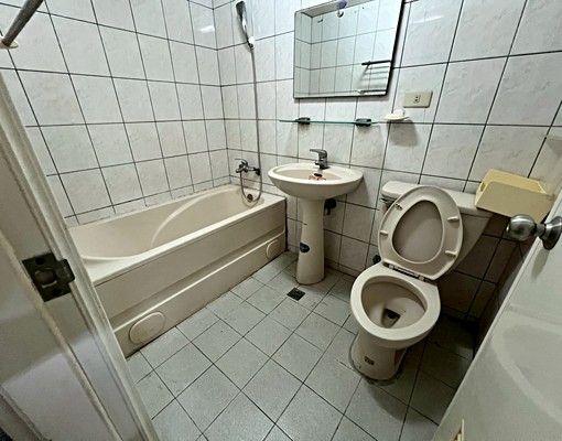 南紡兩房平車含車管🉑可租補💯生活機能佳 - Image 4