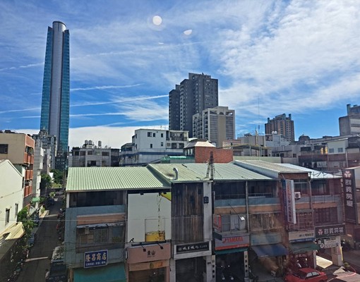 台中市民廣場套房高樓層、通風舒適有陽台 - Image 9