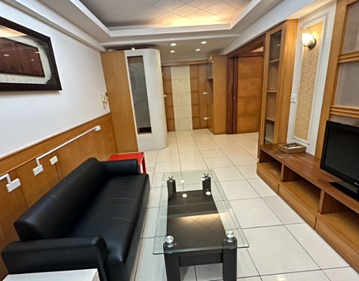 捷運站旁3房含車位*近三井百貨 - Image 2