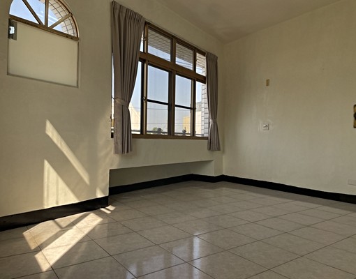 建國路近天鵝湖，四樓傳統透天厝，適合家庭入住 - Image 6