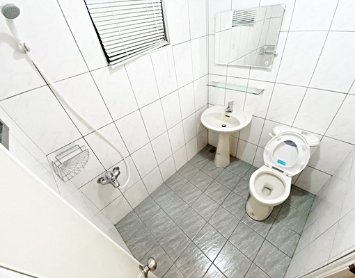 近捷運亞東醫院◆新裝潢套房◆採光大空間 - Image 5