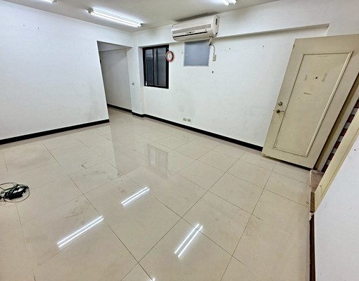 捷運南勢角可寵物可租補可裝潢大一樓地下室雙拼 - Image 3