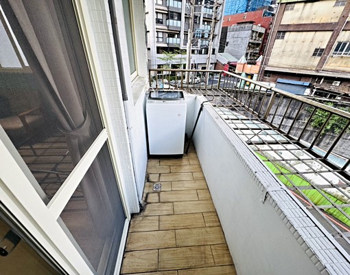 近汐止車站，獨立陽台大套房，廁所開窗~通風屋況佳，附家具 - Image 7