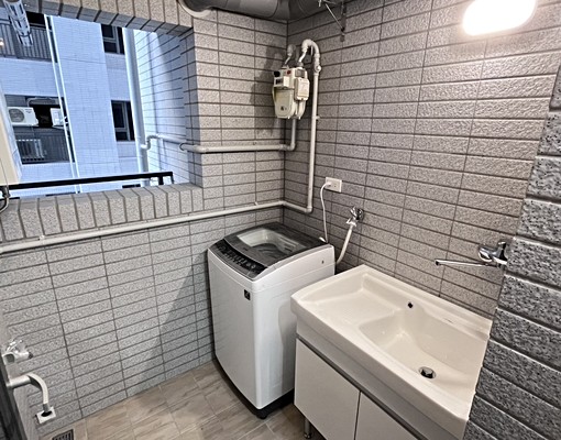 全新大兩房*含平車含管*屋主自租*可租補*lalaport - Image 5