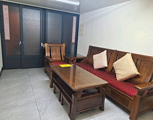 小半天清幽，整棟住家，走路四分鐘到全家，開車18分到溪頭 - Image 4