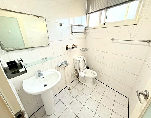 租補大套房*陽台獨洗曬*子母車*機車位* - Image 9