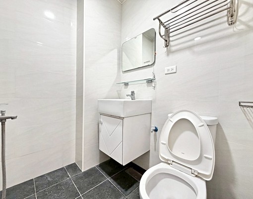 全新電梯獨洗曬室內停車 - Image 8