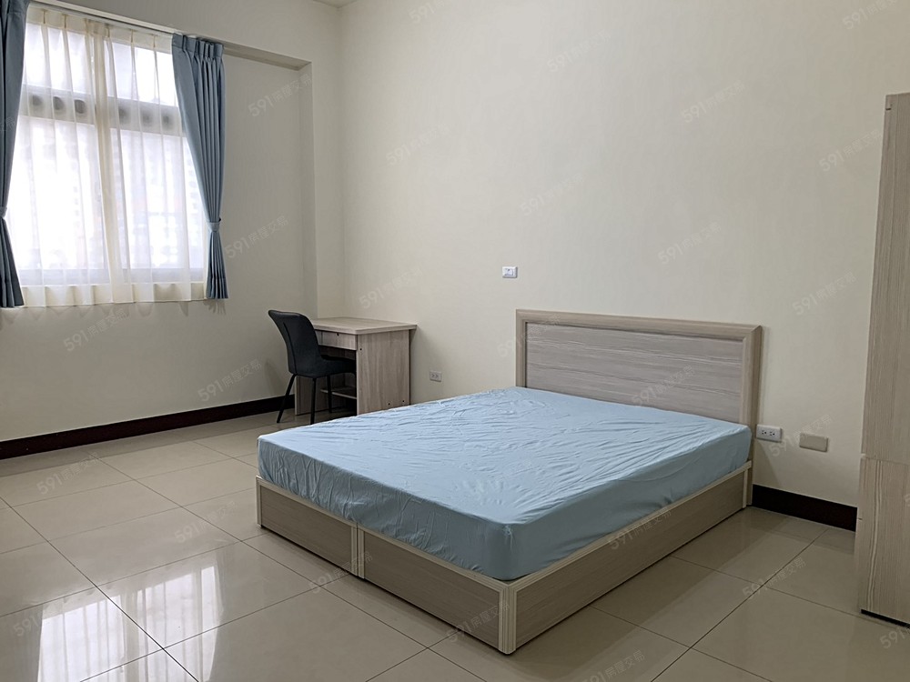 白天/自然採光、光線充足(全新遮光窗簾)