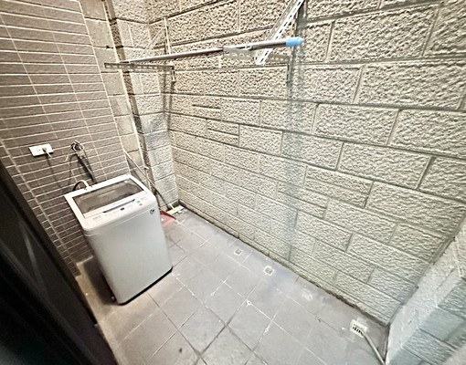 文心櫻花捷運旁1樓樓中樓套房︱可租補︱陽台獨洗 - Image 8