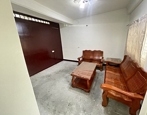 稀有平房出租，室內空間大有自己的獨立大停車空間 - Image 9