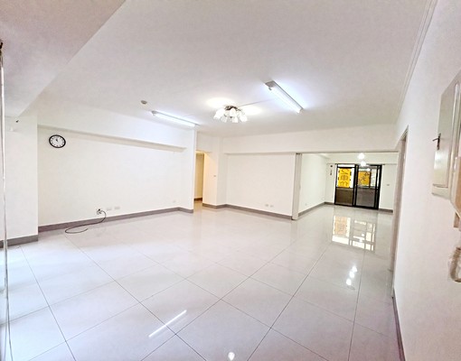 文心捷運站旁✨超大4房採光佳✨一層兩戶✨冷氣可補✨雙車位✨ - Image 2