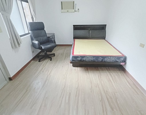 附機車車位獨立門牌台水台電可租屋補助有獨立陽台雙衛浴大四房 - Image 12