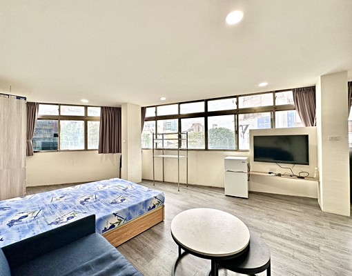 中華路夜市3樓爬梯套房︱可租補︱可寵︱獨洗曬 - Image 1