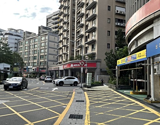 安坑國小旁安德街7樓華廈出租3萬 - Image 2