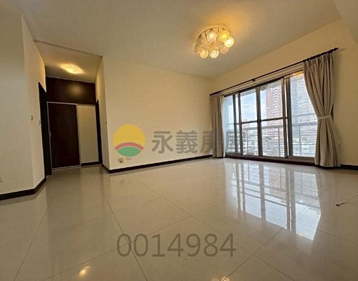 F1秒租蛋黃區三房車(22,000含管) - Image 1