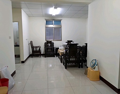 三民捷運.方正二樓出租 - Image 2