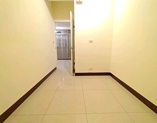 三民捷運.方正二樓出租 - Image 7