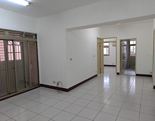 捷運中和站【電梯3房2廳2衛】有陽台房間皆有窗 - Image 1