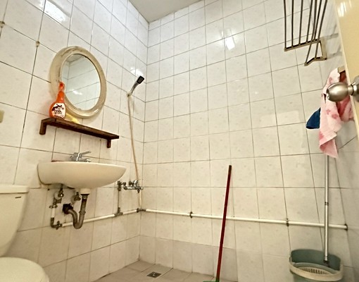 樹林家樂福近車站近秀泰影城熱鬧街區3房2廳便宜出租! - Image 12