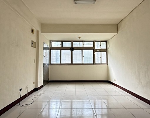 生活便利交通方便住的舒適的靜巷公寓出租3房2廳 - Image 2