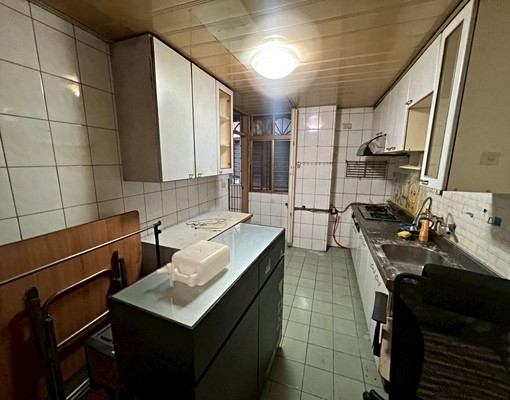 蘆洲和平路超大華廈含車位 - Image 1