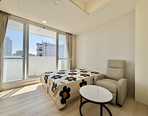 💕電梯獨套💕可貓可租補💕獨洗曬陽台💕全新完工 - Image 1