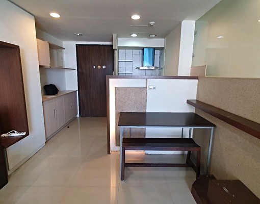 可租補天津捷運商圈~百萬裝潢大1房1廳1衛更衣室浴缸 - Image 3