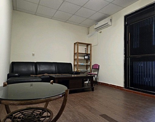 頂樓寬敞兩房兩廳,水泥隔間~ - Image 2