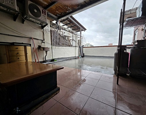 頂樓寬敞兩房兩廳,水泥隔間~ - Image 8