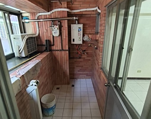 中正路大三房(屋況佳)+車位(賣厝小真) - Image 9