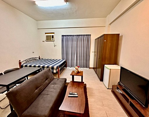 金山街後段大坪數獨立陽台洗衣機採光套房 - Image 4