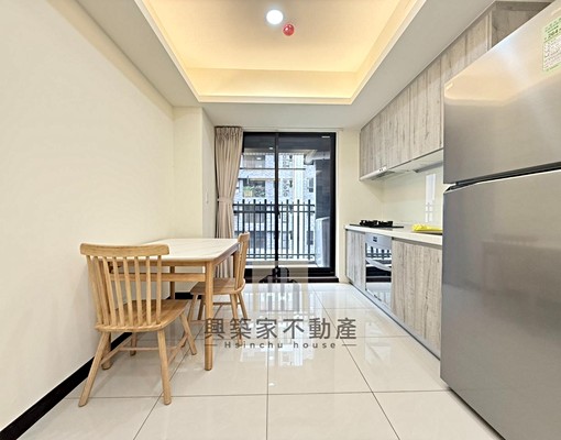 W高鐵特區|首席精裝兩房|含管理費.車位 - Image 4