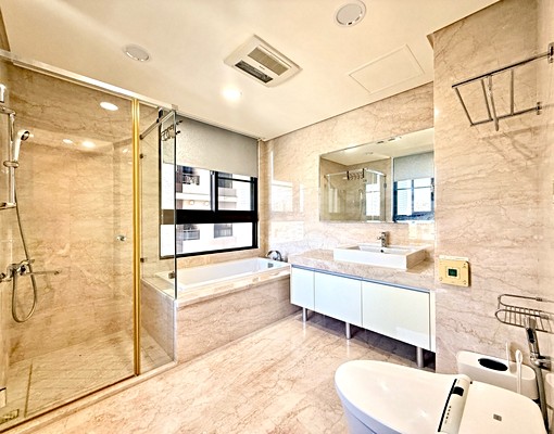 這間超大間|屋況超棒|需要家具可談|系統櫃收納|浴缸|文心崇 - Image 8