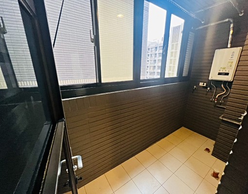 家樂福旁邊間美三房廁所有開窗-前後陽台-租金含車含管 - Image 14