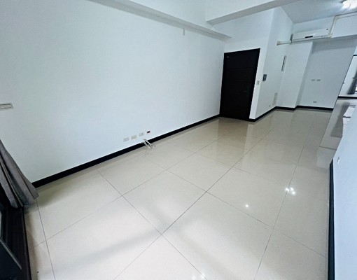 家樂福旁邊間美三房廁所有開窗-前後陽台-租金含車含管 - Image 3