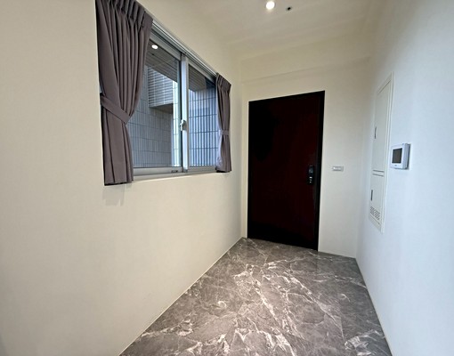 東騰青一高樓三房車位/未入住/邊間採光通風佳 - Image 5