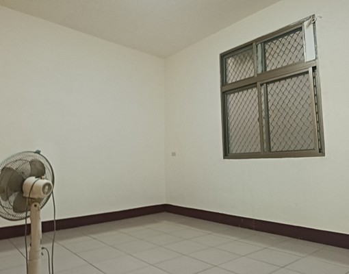 自家出租，無傢俱，坪數大，適合家庭 - Image 2