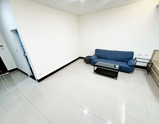 近比漾廣場◆採光大套房◆獨洗獨立陽台★飲水機 - Image 3