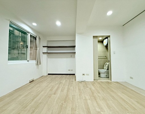 巨蛋🚝工作室💼獨立門牌🏘️變頻冷暖台電⚡️寵物垃圾代收 - Image 2